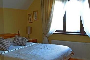 Old Orchard Lodge B&b