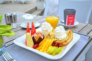 ベッドアンドブレックファースト Esprit Libre Restaurant And Guest House