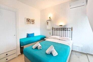 Апартаменты Anemone Seaside Traditional Homes