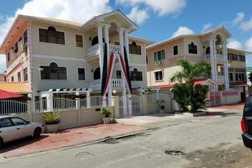 هتل El Dorado Inn