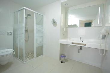 هتل Hôtel Amazonia Du Fleuve