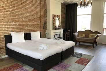 تختخواب و صبحانه Nine T Teen Bed And Boutique