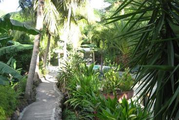 Sunset Bay Club & Seaside Dive Resort