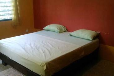 مبيت وإفطار Eden Lodge