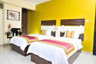 هتل Magharibi Suites