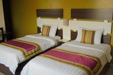 هتل Magharibi Suites