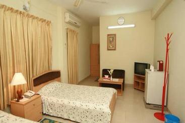 هتل Red Chillies Restaurant And Guest House