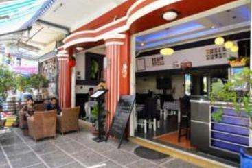 Lucky Ro Hotel & Restaurant