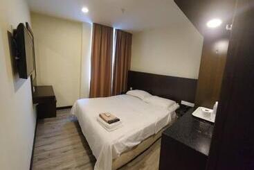 فندق Lucky 5 Inn