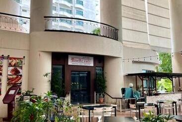 شقة فندقية Seaview Deluxe@rainbow Paradise Tg Bungah 4pax