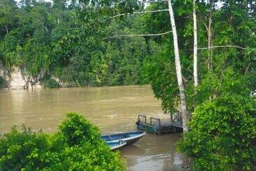 Sukau Tomanggong View Bed & Breakfast