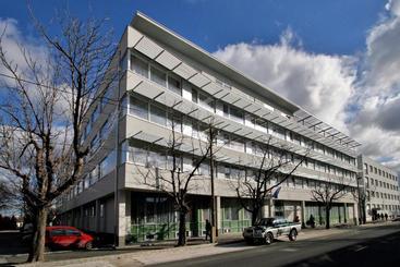 הוסטל Soproni Egyetemi Diák