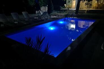 مبيت وإفطار Campari Panzió