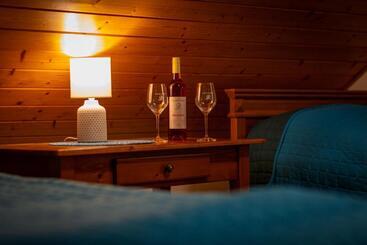 ベッドアンドブレックファースト Sárosdi Pince és Panzió