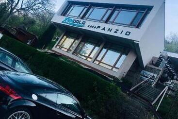 Bed and Breakfast Xendala Panzió