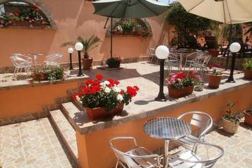 هتل Europa Guest House