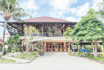 هتل Kampoeng Nelayan Resto And Villa