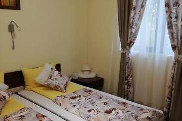 酒店 Neon2   Vendégház