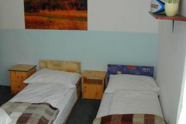هتل Rugby Club Hostel