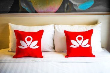 בית מלון כפרי Zen Premium Setiabudi