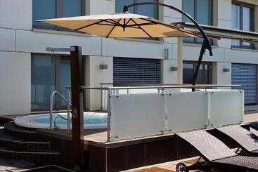 Wabi Hotel   Beauty & Dental Center