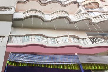 호텔 O Maa Laxmi Lodge