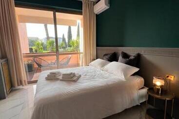 هتل آپارتمان Aurelia Green Suite