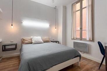 פנסיון Chambre Moderne, Proche Monaco