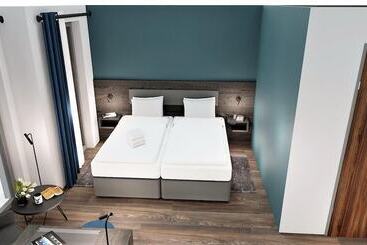 Central Hotel & Lounge Adult Only