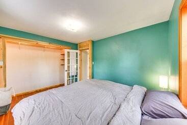 بيت ريفى Clark Fork Vacation Home W/ Wood Stove Near Lake!