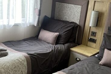 Immaculate 3 Bed Lodge In Out Rawcliffe