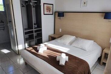 ホテル Hôtel Et Appart Hôtel Le Relais Du Val D Orbieu