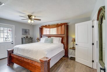 کلبه Houston Heights Home W/ Yard ~ 5 Mi To Downtown!