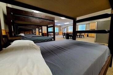 بيت ريفى Legacy Lakeside Resort