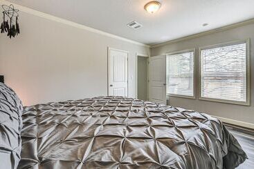 Lovely Broken Bow Cottage W/ Hot Tub & Fire Pit!