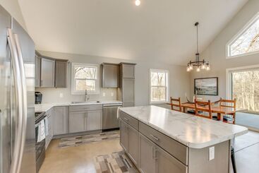 بيت ريفى Modern Oskaloosa Cabin W/ 2 Acres & On Site Trails