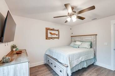 بيت ريفى Peaceful Carrabelle Home W/ Pool & Beach Access!