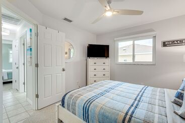 بيت ريفى Port Charlotte Retreat W/ Heated Saltwater Pool!