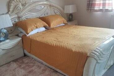 اقامتگاه Beautiful 1 Bed House In Manchester