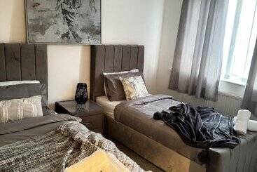 إقامة Leeds   3 Bedrooms   1bathroom   Parking   Wifi