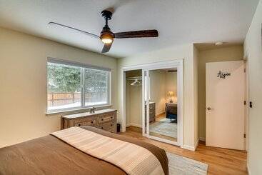 茅舍 Serene Nevada Retreat W/ Deck, Grill & Hot Tub!