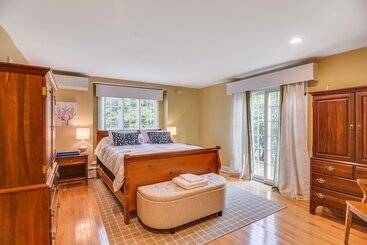 茅舍 Falmouth Retreat W/ Private Pool, Gym & Game Room!