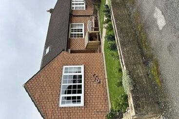 Immaculate 4 Bed Cottage In Knaresborough
