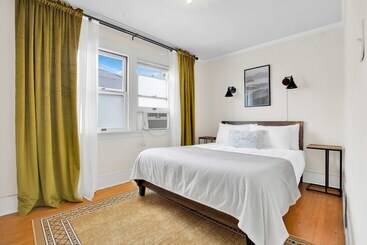 کلبه Kingsley By Avantstay Newly Furnished La Home