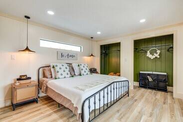 별장 Lago Vista Home W/ Putting Green, Pool, & Jacuzzi