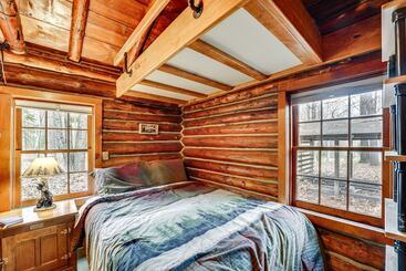 بيت ريفى Michigan Log Cabin W/ Pere Marquette River Views