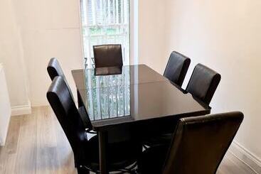 پانسیون Angel House