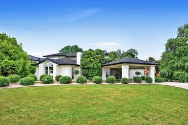 پانسیون Sarovar Holidays