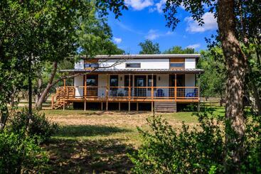 Rivers Edge Cottages With Hot Tub