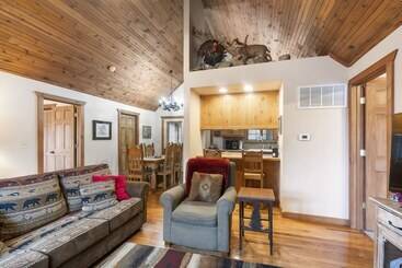 קוטג'' Simons Treetop Cabin 2 Bdr In Popular Resort!